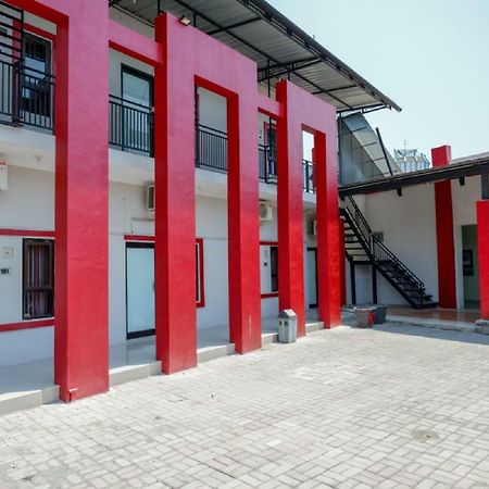 Hotel Reddoorz Syariah Near Alun Alun Tegal Extérieur photo