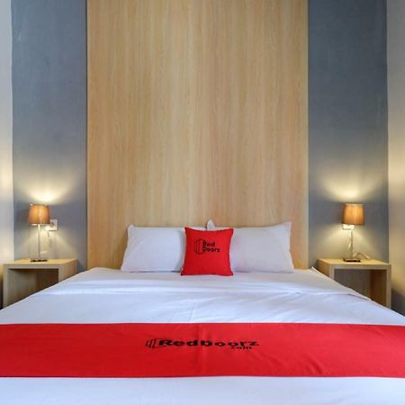 Hotel Reddoorz Syariah Near Alun Alun Tegal Extérieur photo