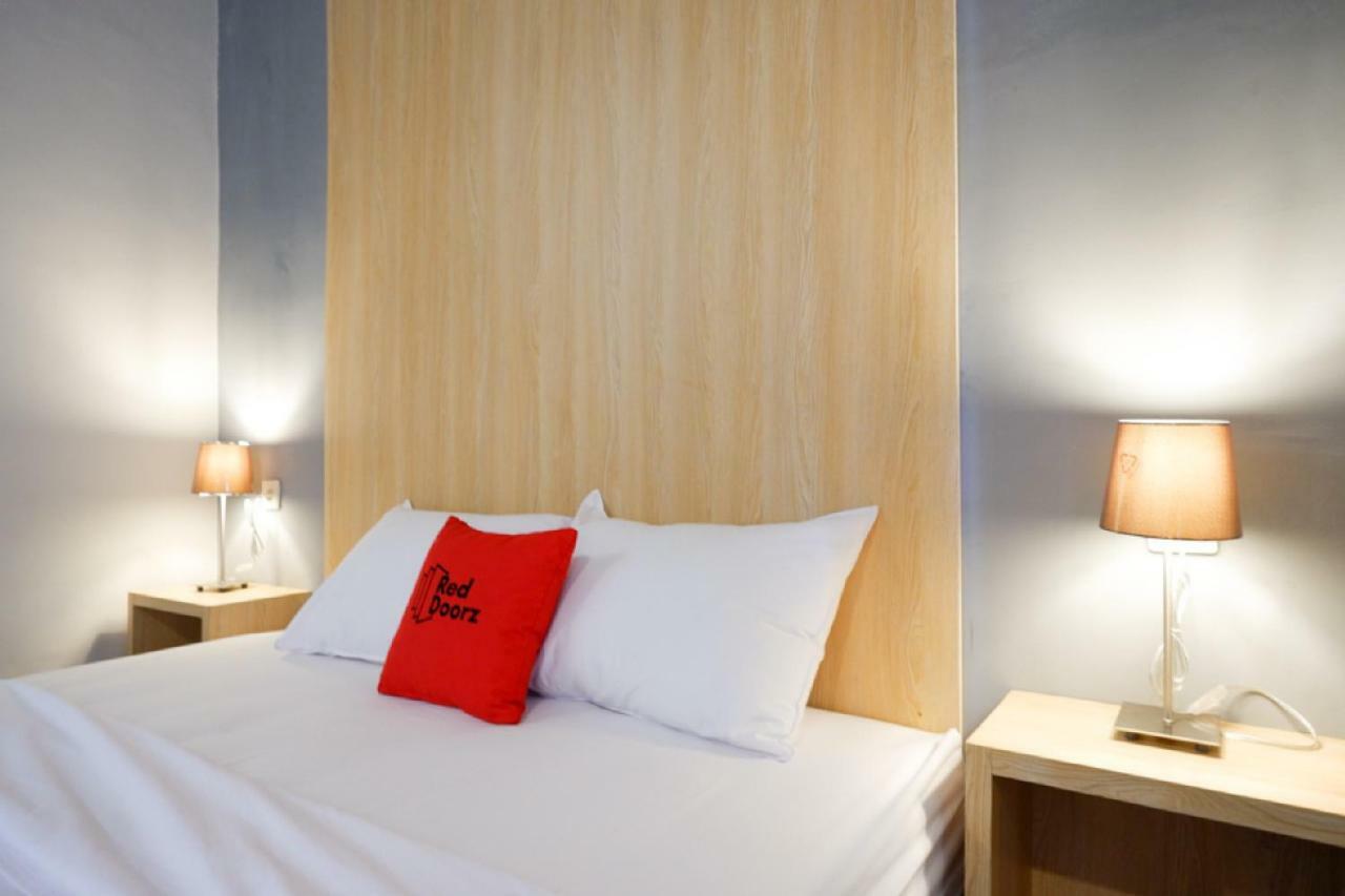 Hotel Reddoorz Syariah Near Alun Alun Tegal Extérieur photo