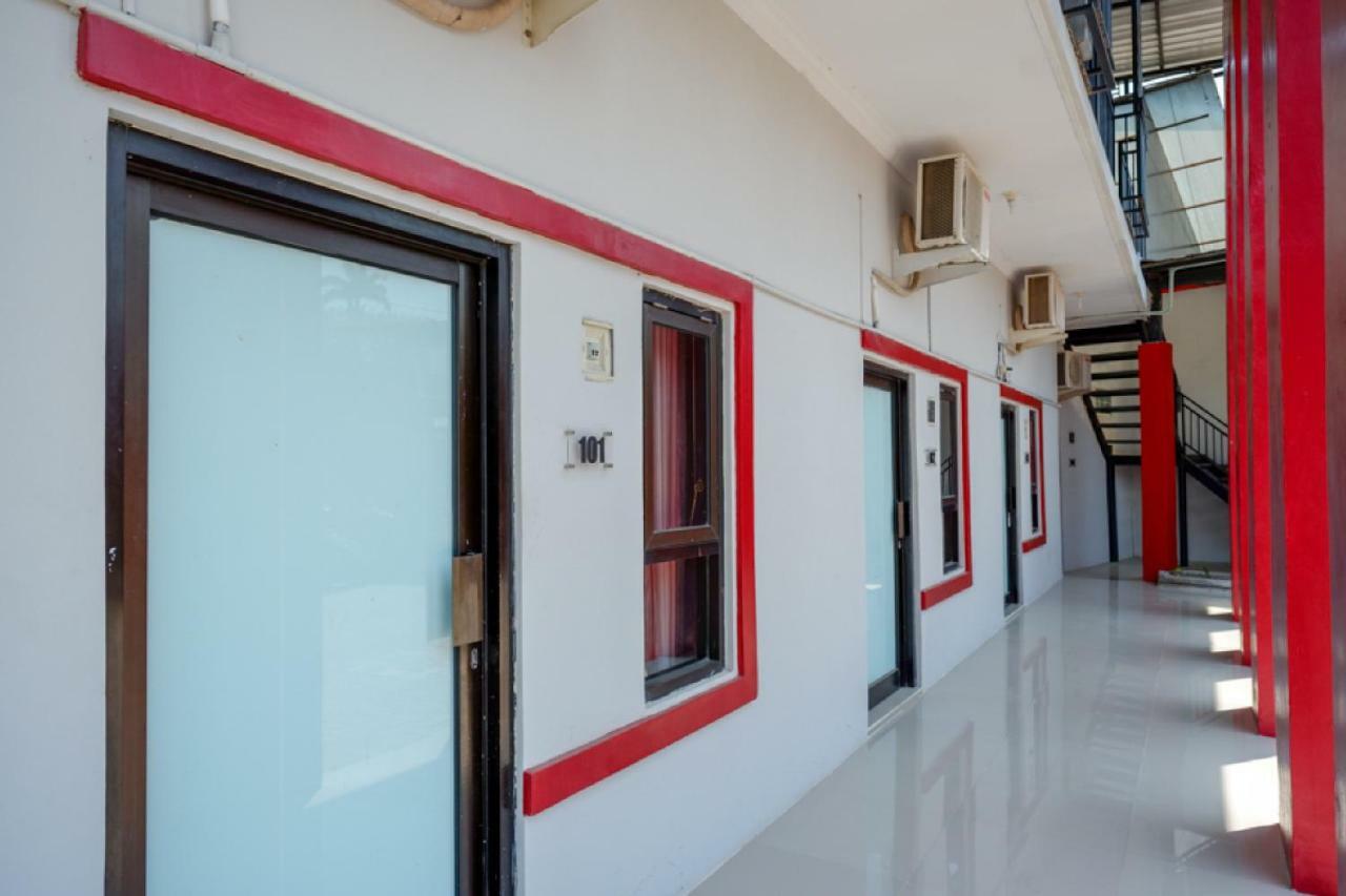 Hotel Reddoorz Syariah Near Alun Alun Tegal Extérieur photo
