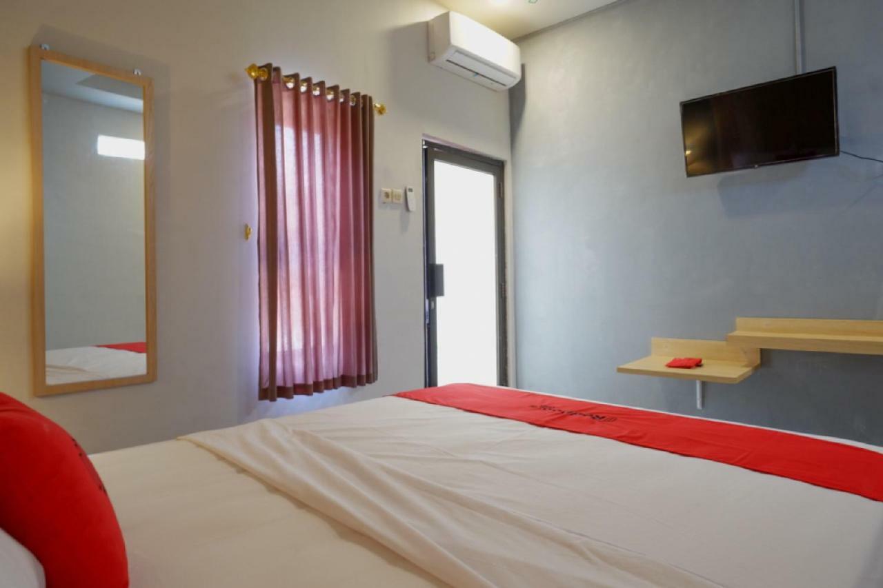 Hotel Reddoorz Syariah Near Alun Alun Tegal Extérieur photo